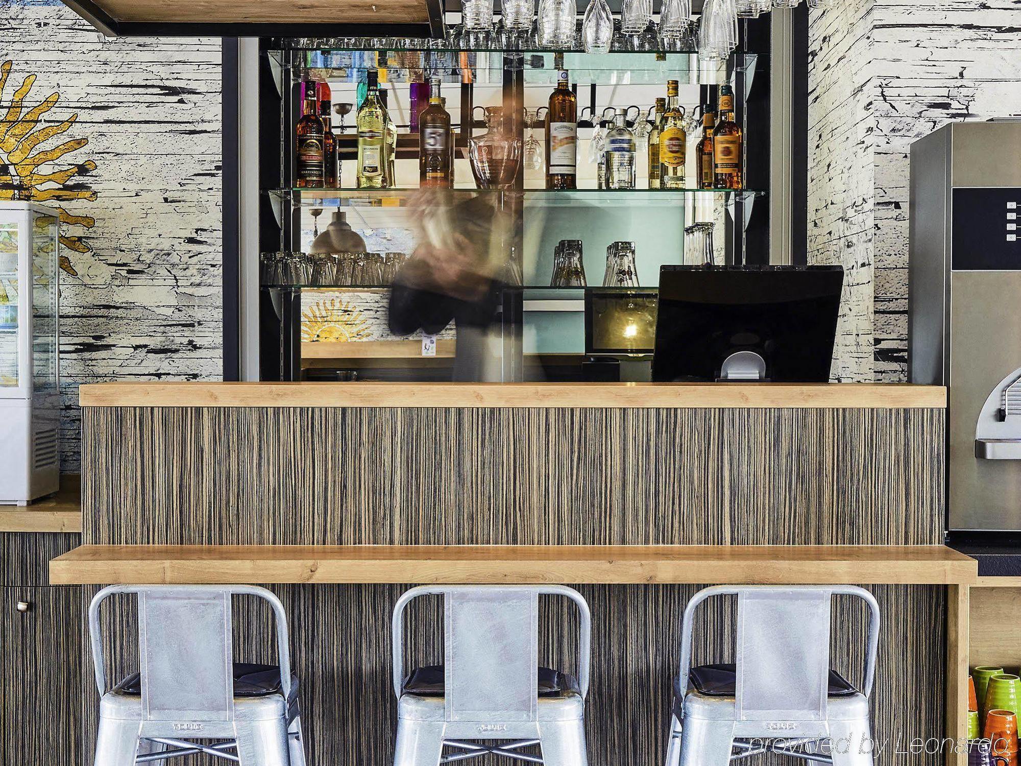 Ibis Styles Hyeres Rooftop & Spa Étterem fotó